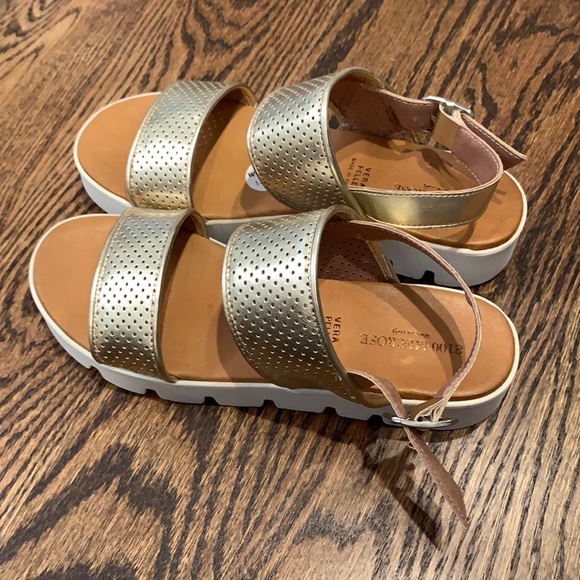 8100 Melrose Shoes - NWT 8100 MELROSE PLATFORM SANDALS